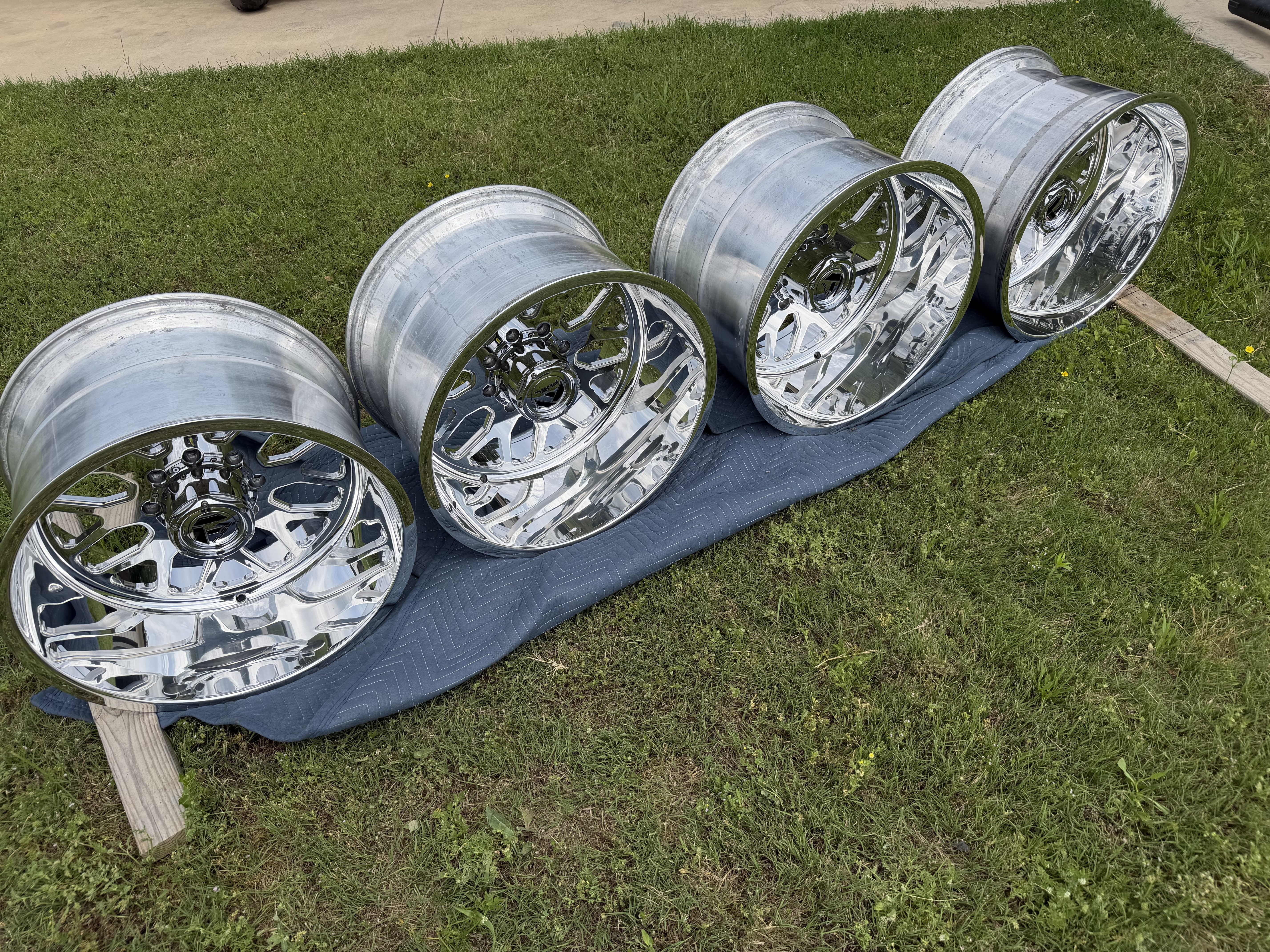 Oxidized aluminum before polishing — Nautical Polishing Burleson TX